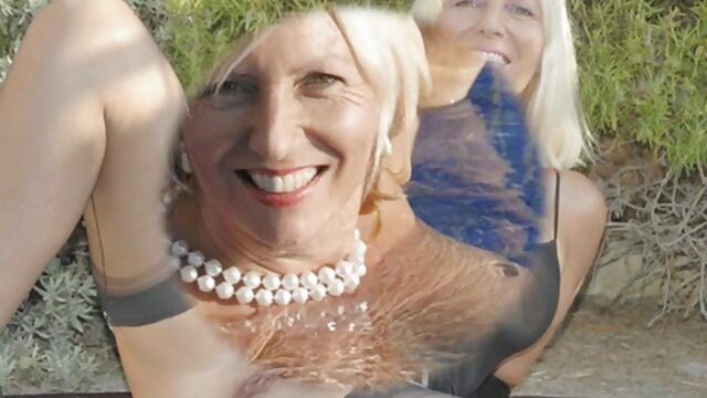 Favoritt :  Ungdoms søta med solbrune kroppen onanerer fitte på porno støping Voksen XXX filmer 