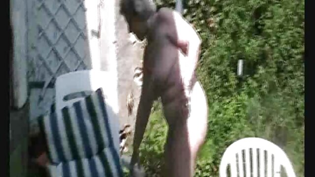 Favoritt :  Busty brunette sjefen har det gøy med sin nye hang assistent Voksen XXX filmer 